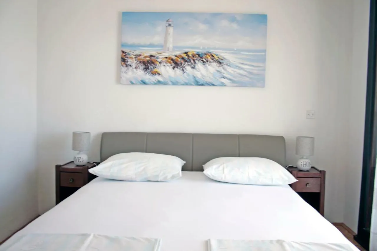 Apartments Villa Zvonimir Slatine 0*,  Croatia